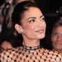 Cannes, per Elodie eleganza e gusto retrò nel primo red carpet da attrice