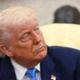 Trump e lo scontro con il giornalista: &quot;Sei un idiota&quot; - Video