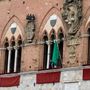 Maltempo a Siena: rinviato a domani il Palio. L'Aquila con Tittia è la favorita Maltempo a Siena: rinviato a domani il Palio. L'Aquila con Tittia è la favorita