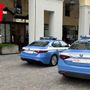 Volanti della Polizia sul posto