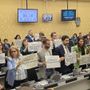 La manifestazione di protesta attuata in aula consiliare dai consiglieri PD