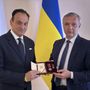 Il presidente Cirio riceve l'onorificenza