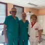 In foto, da sinistra Paolo Asperio (direttore della Struttura semplice dipartimentale di Chirurgia Maxillo-Facciale), Roberto Briatore (direttore f.f. della Struttura complessa di Otorinolaringoiatria), Gabriela Pina Basilico (coordinatrice infermieristica Chirurgia Maxillo Facciale e Otorinolaringoiatria)