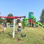In foto: giochi per i bambini al Parco delle Verne