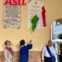 In foto: il momento di scopertura della targa per mano del sindaco Simone Nosenzo