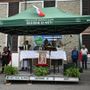 Un momento della funzione religiosa celebrata sul sagrato del santuario dei Caffi