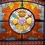 Una delle vetrate artistiche della chiesa di San Martino a Calosso
