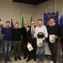 Il gruppo degli ospiti con Carlo Bosticco e Maurizio Nasi Il gruppo degli ospiti con Carlo Bosticco e Maurizio Nasi