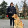 Renata Sorba con il suo cane guida Renata Sorba con il suo cane guida