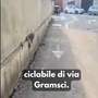Un fermo immagine estrapolato dal video postato sui social dal consigliere Malandrone Un fermo immagine estrapolato dal video postato sui social dal consigliere Malandrone