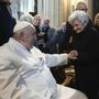 Papa Francesco con la cugina Carla, durante la sua visita astigiana