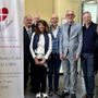 Nella foto foto, al centro, il prof. Marco Scaglione, direttore della Struttura complessa di Cardiologia all’Asl di Asti, con la presidente della Fondazione Astigiana per la Salute del Territorio, Luisa Amalberto, il consigliere della Fondazione Vincenzo Sorisio, il cardiologo Domenico Caponi, insieme a loro Ezio Mosso, direttore della Fondazione Ezio Mosso con due rappresentanti del gruppo volontari