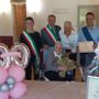 Festa a Canelli per i 100 anni di Teresa Penna, la centenaria di Loazzolo premiata con l'attestato di patriarca dell'Astigiano
