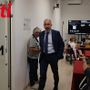 Il sindaco Rasero ritratto mentre lascia l'aula (ph. Merfephoto - Efrem Zanchettin)