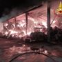 Il terribile incendio che ha devastato la cascina