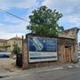 "Il cartello del museo dei fossili diventa un reperto di degrado in corso Alfieri?" "Il cartello del museo dei fossili diventa un reperto di degrado in corso Alfieri?"