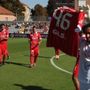 La maglia 46 di Giacomo Ghiardelli, portata dal capitano biancorosso Silvio Brustolin ieri (dal profilo ASD Asti) La maglia 46 di Giacomo Ghiardelli, portata dal capitano biancorosso Silvio Brustolin ieri (dal profilo ASD Asti)