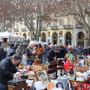 Il mercatino dell'antiquariato in piazza Alfieri