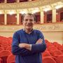 Porro ritratto in una foto d'archivio scattata al Teatro Alfieri