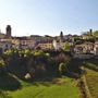 Castagnole delle Lanze, “Proteggiamo la nostra terra”: cresce la mobilitazione contro l’impianto per pet food nella buffer zone Unesco