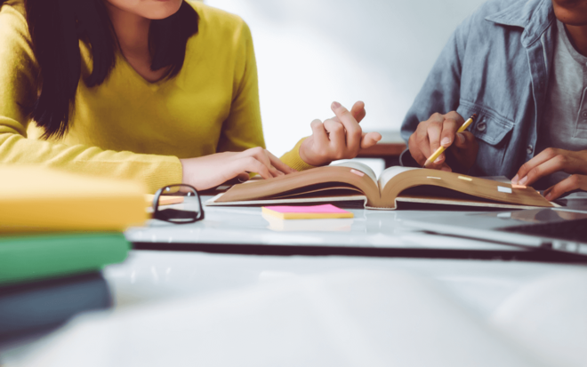 Rilegatura tesi online o copisteria: quale scegliere?