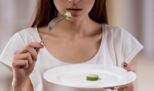 Disturbi alimentari nelle future mamme, secondo una ricerca di Unito aumentano il rischio di problemi respiratori infantili