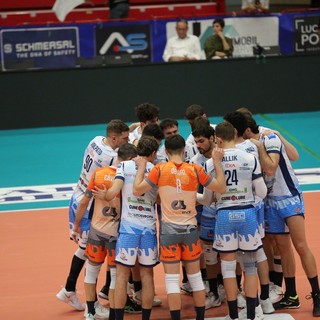 La squadra di Cuneo sul campo di Brescia (Foto Beatrice Bramardi)