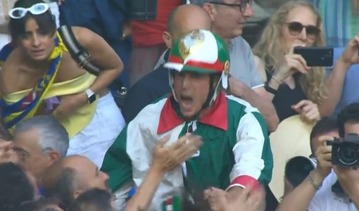 Giovanni Atzeni vince il Palio di Siena