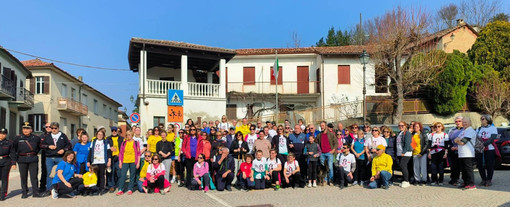 Successo a Montaldo Scarampi per la quarta edizione di "Montaldo in Giallo": inaugurata la panchina rossa contro la violenza sulle donne
