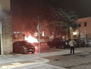 Auto in fiamme nel piazzale della stazione di Asti Auto in fiamme nel piazzale della stazione di Asti