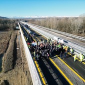 Questa mattina il sopralluogo nel luogo simbolo della tratta, là dove il troncone di Cherasco si interrompeva nel vuoto Questa mattina il sopralluogo nel luogo simbolo della tratta, là dove il troncone di Cherasco si interrompeva nel vuoto