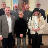 Alcuni dirigenti della sezione astigiana con don Andina e il vescovo Prastaro al termine dell’incontro Alcuni dirigenti della sezione astigiana con don Andina e il vescovo Prastaro al termine dell’incontro