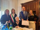 La neo centenaria con la famiglia, il presidente Rasero e la vicesindaca Morra