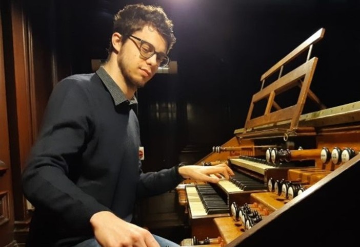 Cantantibus Organis, a Cinaglio concerto per organo e coro Cantantibus Organis, a Cinaglio concerto per organo e coro