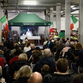 Il salone della caserma dei Vigili del Fuoco di Asti addobbato per l’occasione