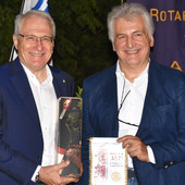 Tobia Perosi incanta il Rotary Club Asti con i misteri del Monferrato Tobia Perosi incanta il Rotary Club Asti con i misteri del Monferrato