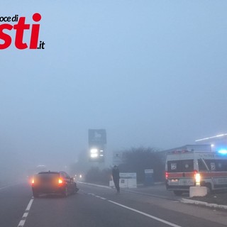 Incidente stradale mattutino in corso Alessandria ad Asti: coinvolta una bmw nera