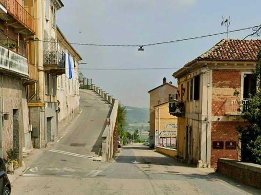 Moncalvo, in via Vittorio Veneto intervento urgente sulla rete fognaria Moncalvo, in via Vittorio Veneto intervento urgente sulla rete fognaria