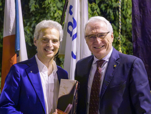 Gianni Nuti al Rotary: "Ai giovani serve la magia della vita" Gianni Nuti al Rotary: "Ai giovani serve la magia della vita"