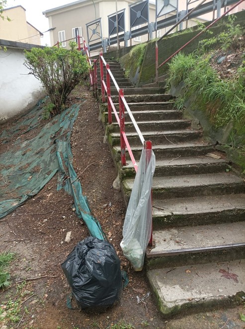 La scala di corso Einaudi che dà su corso Savona