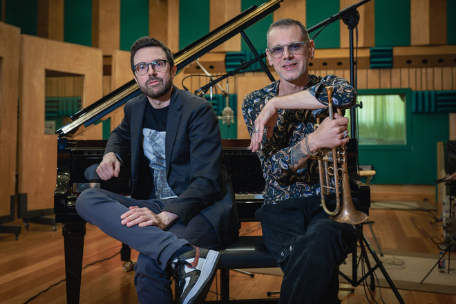 Fabrizio Bosso e Julian Oliver Mazzariello, protagonisti di un intenso omaggio all'indimenticato Pino Daniele (ph. Angelo Orefice)