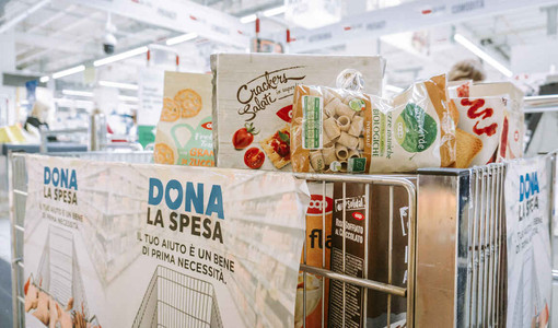 La solidarietà fa carrello: sabato alla Coop di Asti torna la raccolta “Dona la spesa”