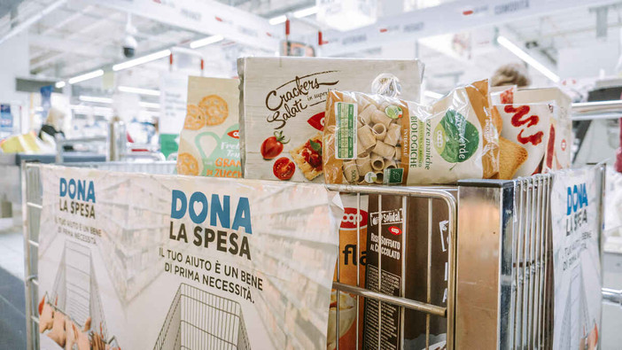 La solidarietà fa carrello: sabato alla Coop di Asti torna la raccolta “Dona la spesa”