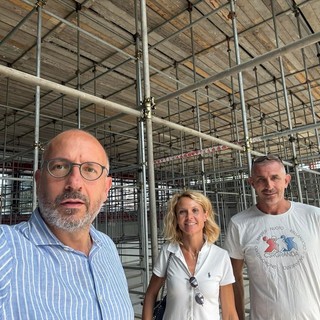 Il sindaco Rasero, l'assessore allo Sport Morra con il gestore dell'impianto