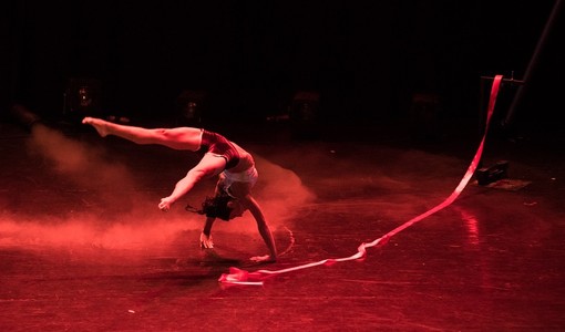 AstiTeatro 48 riaccende i riflettori: dal 10 giugno il festival diffuso tra piazze, cortili e circo contemporaneo