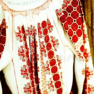 Viviamo in un posto bellissimo dove camicie e tavole sono Dor