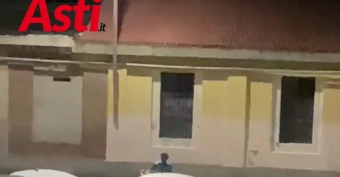 Schiamazzi notturni e risse, i residenti di corso Galileo Ferraris presentano un esposto