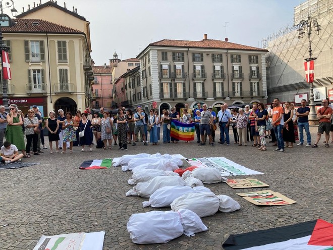 Asti, due fiaccole per Gaza