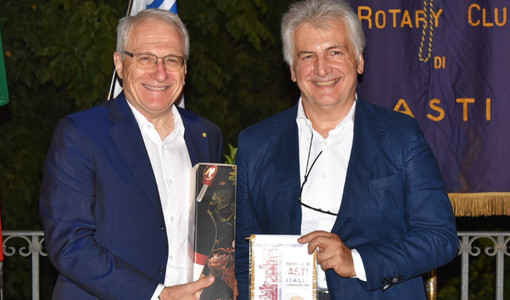 Tobia Perosi incanta il Rotary Club Asti con i misteri del Monferrato