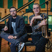 Fabrizio Bosso e Julian Oliver Mazzariello, protagonisti di un intenso omaggio all'indimenticato Pino Daniele (ph. Angelo Orefice)